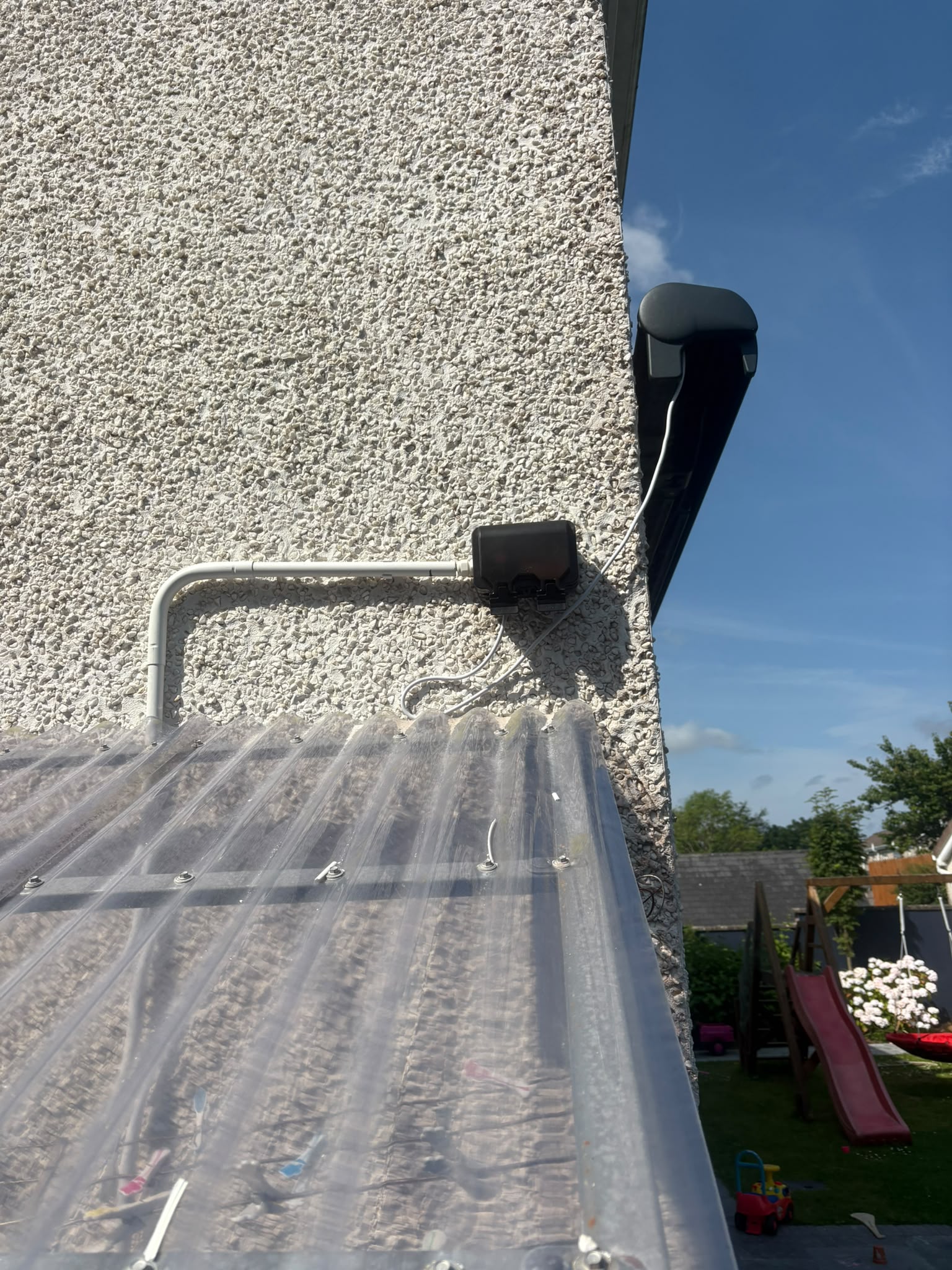 Patio awning motor wiring, Cork