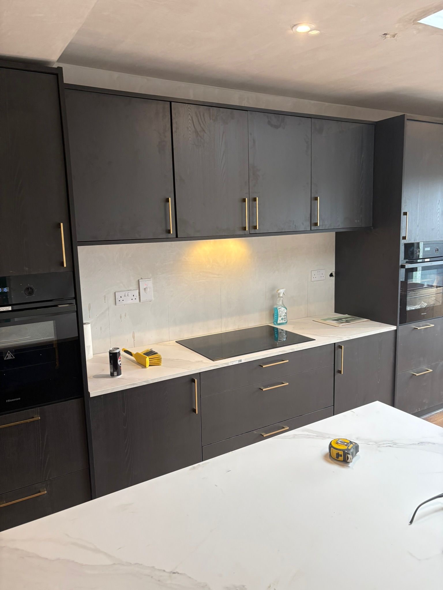 Dark kitchen recessed lighting, Cork